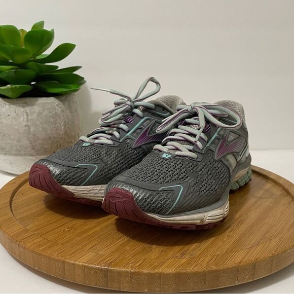 Brooks Ravenna 6 Retro Running Sneaker Size 7 Silver Purple Dad Gym Shoe Trainer - Picture 3 of 11